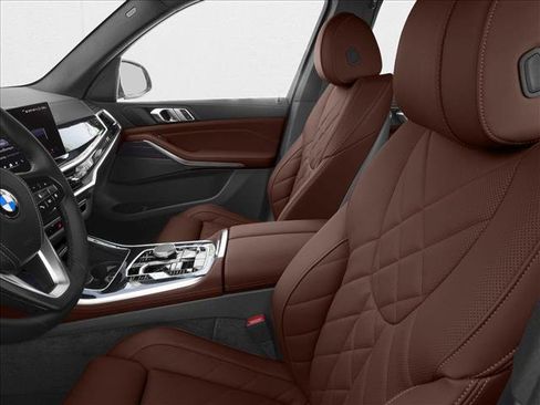 New 2026 BMW X5 xDrive50e image 6