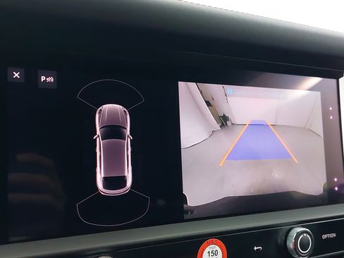 Used 2024 Porsche Macan image 26