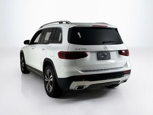 Used 2025 Mercedes-Benz GLB 250 image 3