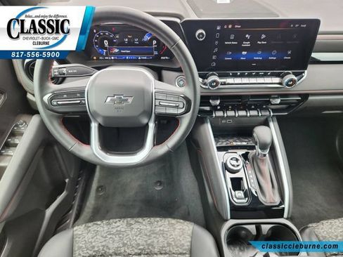 Used 2024 Chevrolet Colorado Z71 w/ Z71 Convenience Package 2 AWD/4WD image 3