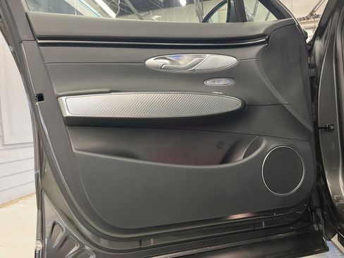 Used 2025 Genesis GV70 3.5T Sport image 9