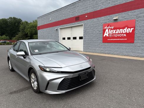 Certified 2025 Toyota Camry LE FWD image 1