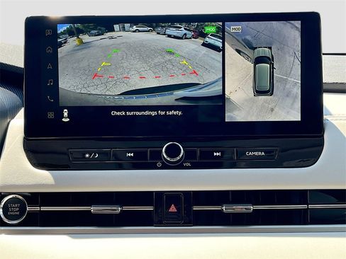 New 2025 Mitsubishi Outlander SE image 13