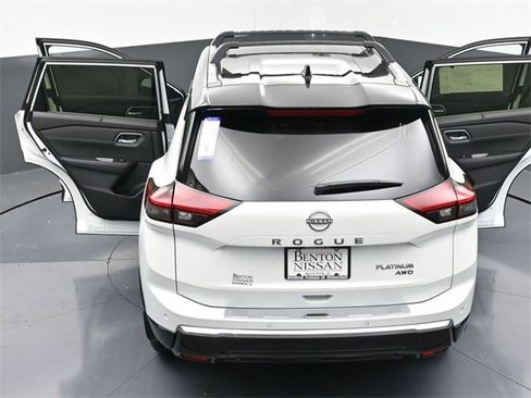 New 2025 Nissan Rogue Platinum w/ Platinum Premium Package image 45