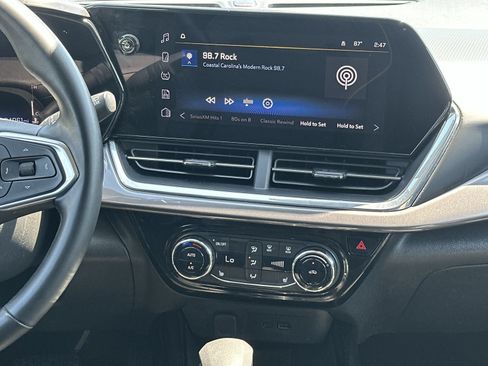 Used 2025 Chevrolet Trax ACTIV w/ Driver Confidence Package FWD image 25