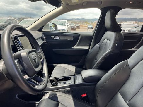 Used 2024 Volvo XC40 B5 Core AWD/4WD image 29