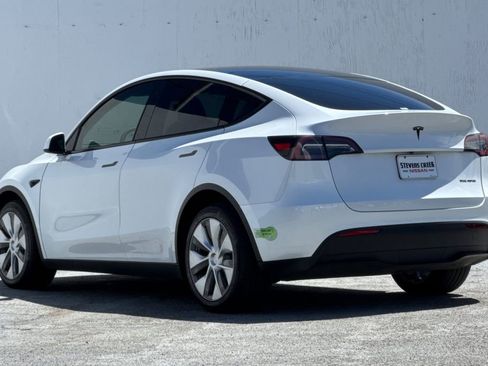 Used 2023 Tesla Model Y Long Range AWD/4WD image 5