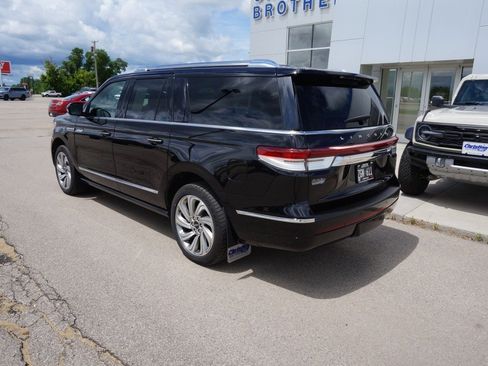 Used 2023 Lincoln Navigator L Reserve AWD/4WD image 3