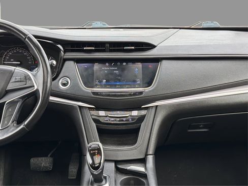 Used 2018 Cadillac XT5 Luxury w/ Driver Awareness Package AWD/4WD image 35