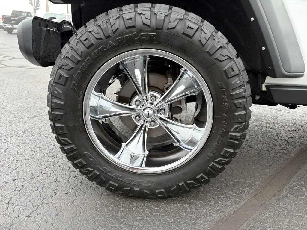 Used 2022 Jeep Wrangler Unlimited Sport AWD/4WD image 9