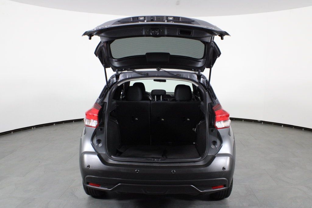 Certified 2020 Nissan Kicks SV FWD image 17