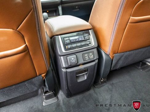 Used 2025 Subaru Ascent Touring AWD/4WD image 40