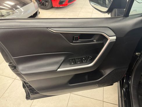 Used 2021 Toyota RAV4 LE w/ Carpet Mat Package (TMS) AWD/4WD image 13