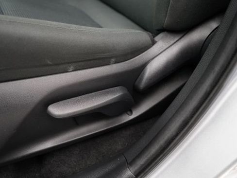 Used 2022 Toyota RAV4 LE image 13