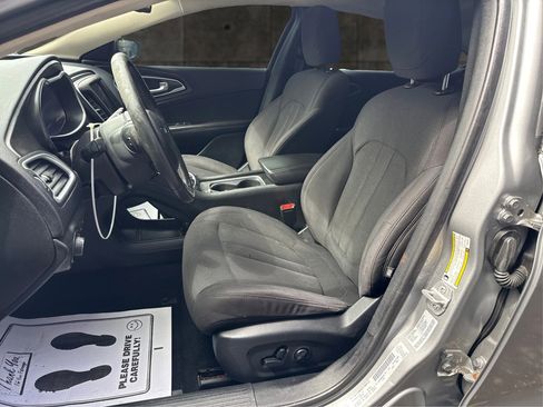 Used 2015 Chrysler 200 Limited w/ Comfort Group image 10