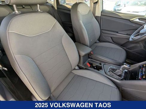 New 2025 Volkswagen Taos SE image 21