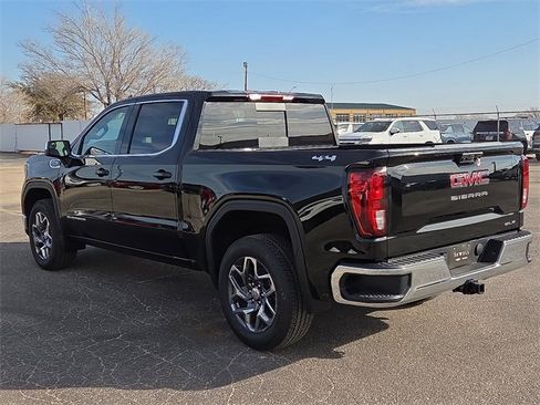 New 2026 GMC Sierra 1500 SLE w/ Preferred Package image 3