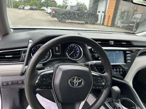 Used 2019 Toyota Camry LE FWD image 7