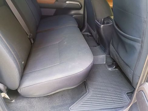 Used 2018 Toyota Tacoma SR5 w/ SR5 Appearance Package (SM) RWD image 57
