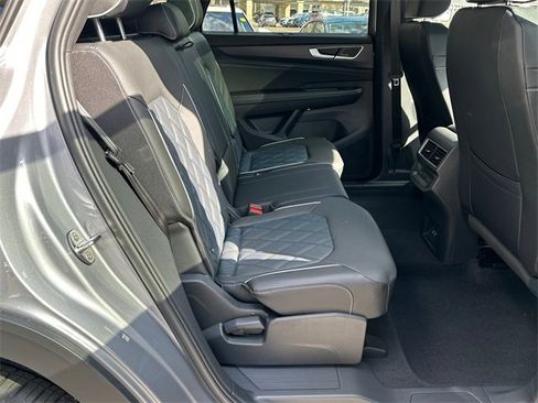 New 2026 Volkswagen Atlas Cross Sport SEL Premium R-Line image 15