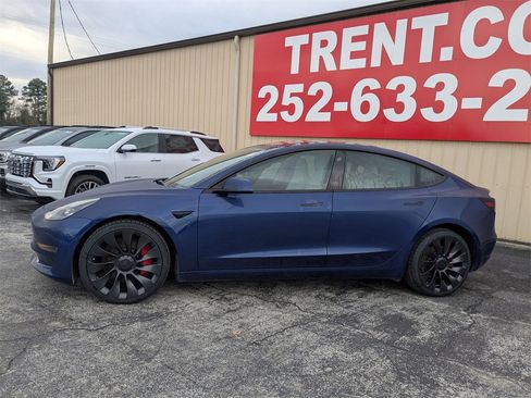 Used 2023 Tesla Model 3 Performance image 2