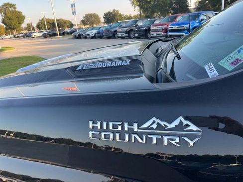 Used 2024 Chevrolet Silverado 2500 High Country w/ Z71 Off-Road Package AWD/4WD image 3