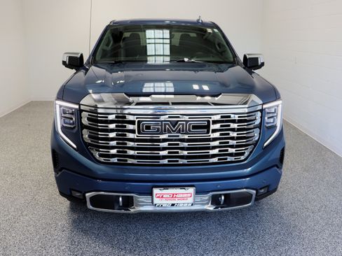 Used 2025 GMC Sierra 1500 Denali w/ Denali Reserve Package image 3