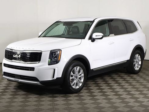Used 2022 Kia Telluride LX FWD image 8