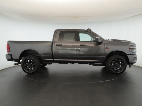 Used 2025 RAM 2500 Laramie w/ Night Edition image 24