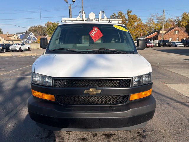 Used 2021 Chevrolet Express 2500 w/ Driver Convenience Package RWD image 2