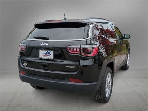New 2026 Jeep Compass Latitude image 8