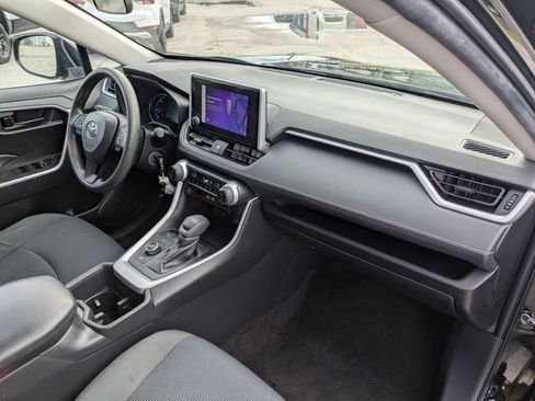 Used 2023 Toyota RAV4 LE AWD/4WD image 38