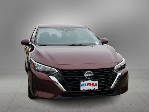 Used 2024 Nissan Sentra SV image 3