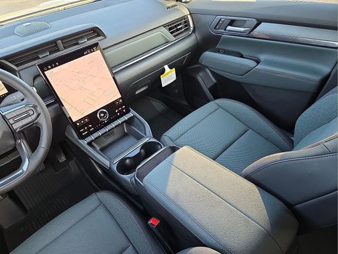 New 2026 GMC Terrain AT4 w/ Technology Package II AWD/4WD image 12