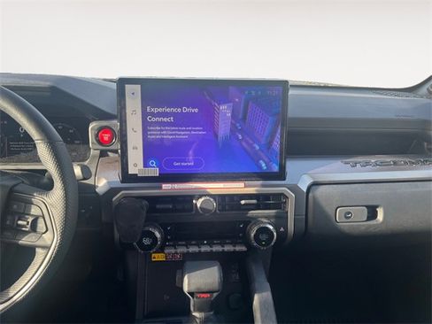 Used 2024 Toyota Tacoma TRD Off-Road image 9