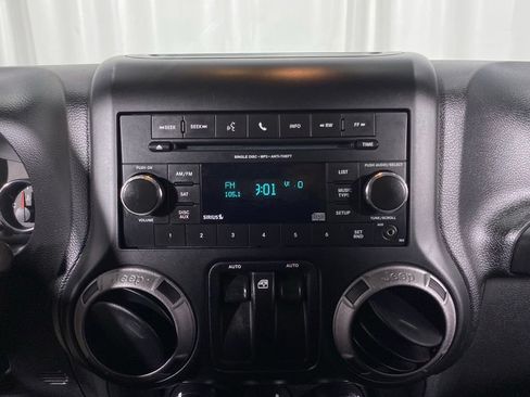 Used 2014 Jeep Wrangler Sport w/ Quick Order Package 24S AWD/4WD image 20