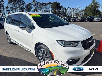 Used 2022 Chrysler Pacifica Limited
