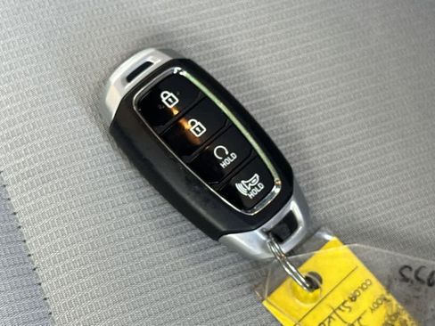 Used 2024 Hyundai Venue SEL FWD image 28