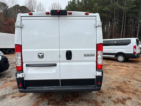 Used 2025 RAM ProMaster 2500 w/ Premium Convenience Group image 9