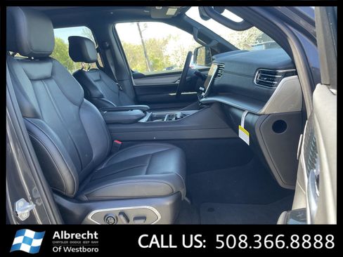 New 2026 Jeep Grand Wagoneer Limited w/ Premium Group II AWD/4WD image 17
