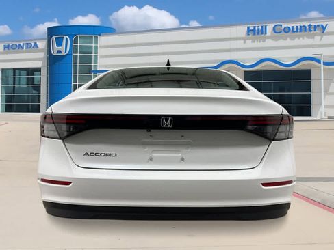 New 2025 Honda Accord SE image 4