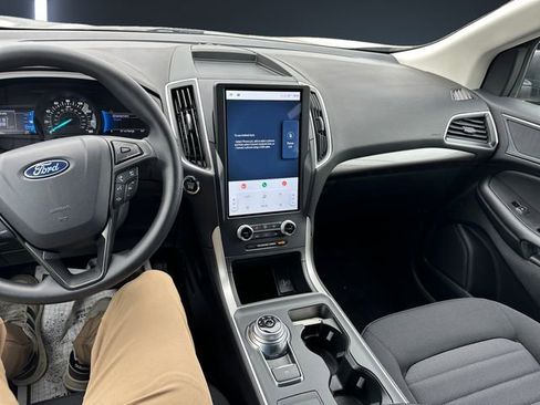 Used 2024 Ford Edge SE image 10