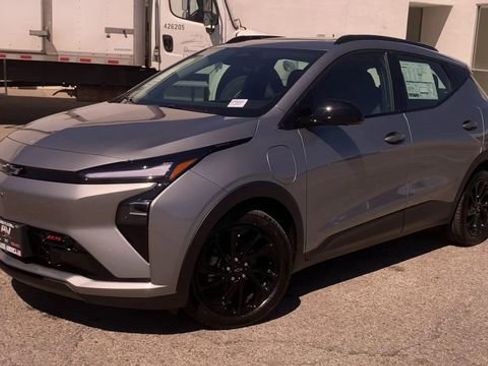 New 2027 Chevrolet Bolt RS w/ Technology Package FWD image 4