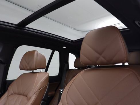 Used 2026 BMW X5 M60i image 13