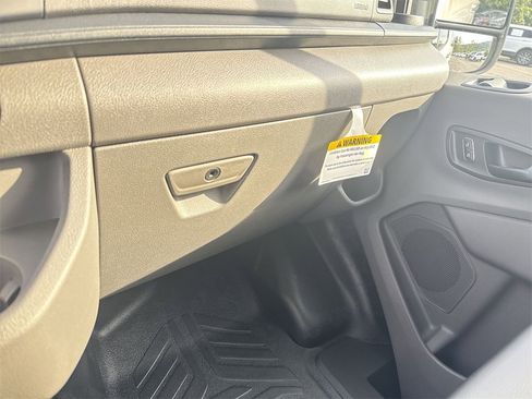 New 2025 Ford Transit 250 148 Medium Roof image 30