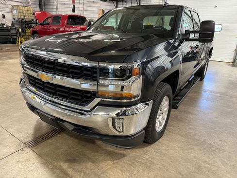 Used 2018 Chevrolet Silverado 1500 LT w/ All Star Edition AWD/4WD image 28