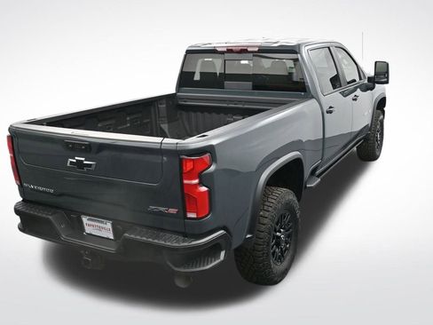 Used 2025 Chevrolet Silverado 2500 ZR2 w/ Technology Package image 24