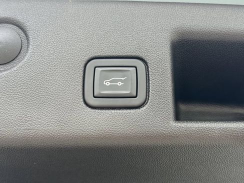 Used 2023 Chevrolet Equinox LT FWD image 16