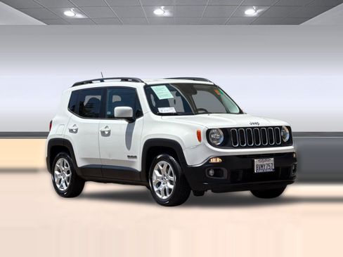 Used 2016 Jeep Renegade Latitude FWD image 7