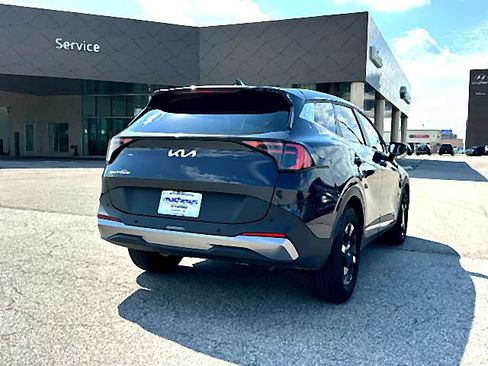 Used 2026 Kia Sportage LX FWD image 8